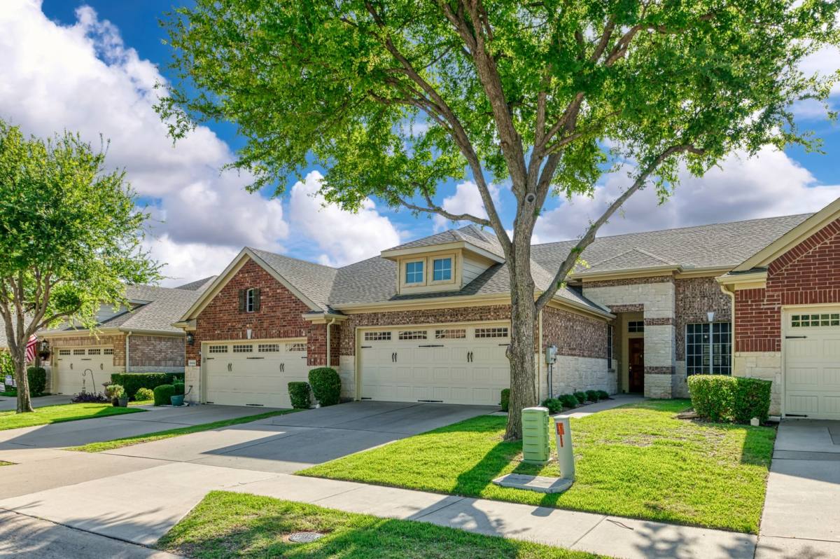Townhouse for rent at 2419 Coit Rd, Plano, TX 75075