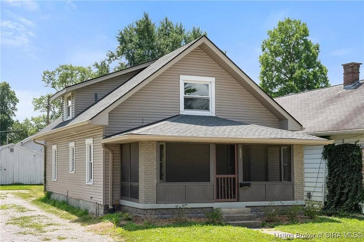 House for rent at 226 Sloemer Ave, New Albany, IN 47150