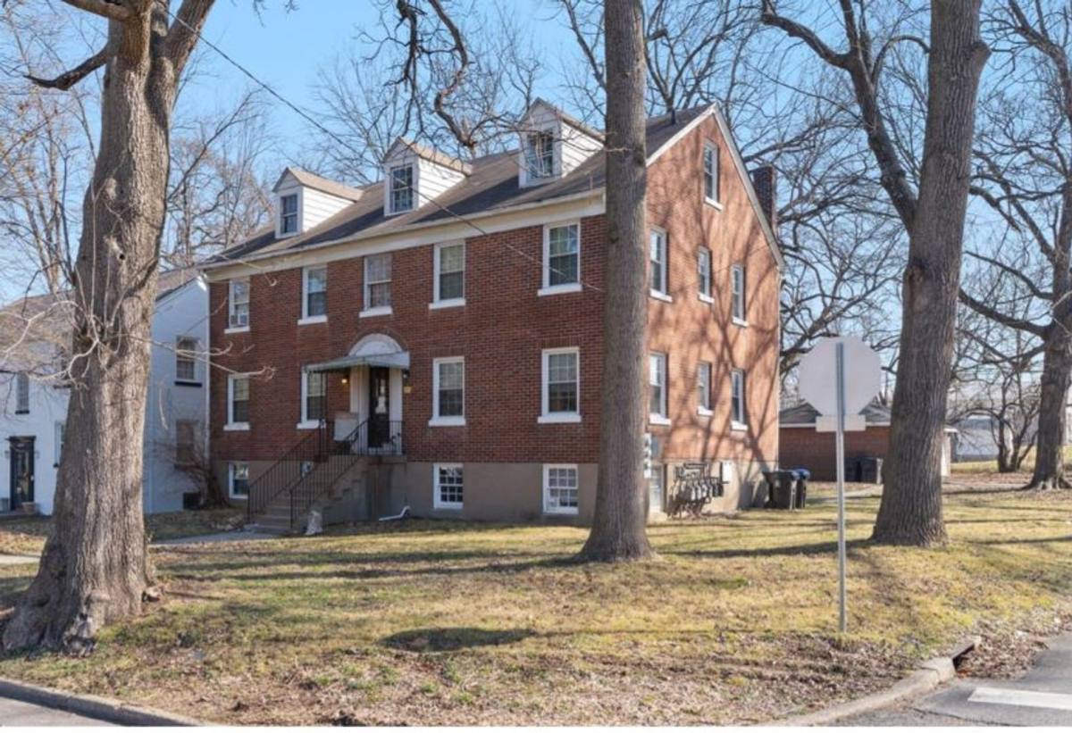 Apartment for rent at 4331 S 2nd St, Louisville, KY 40214