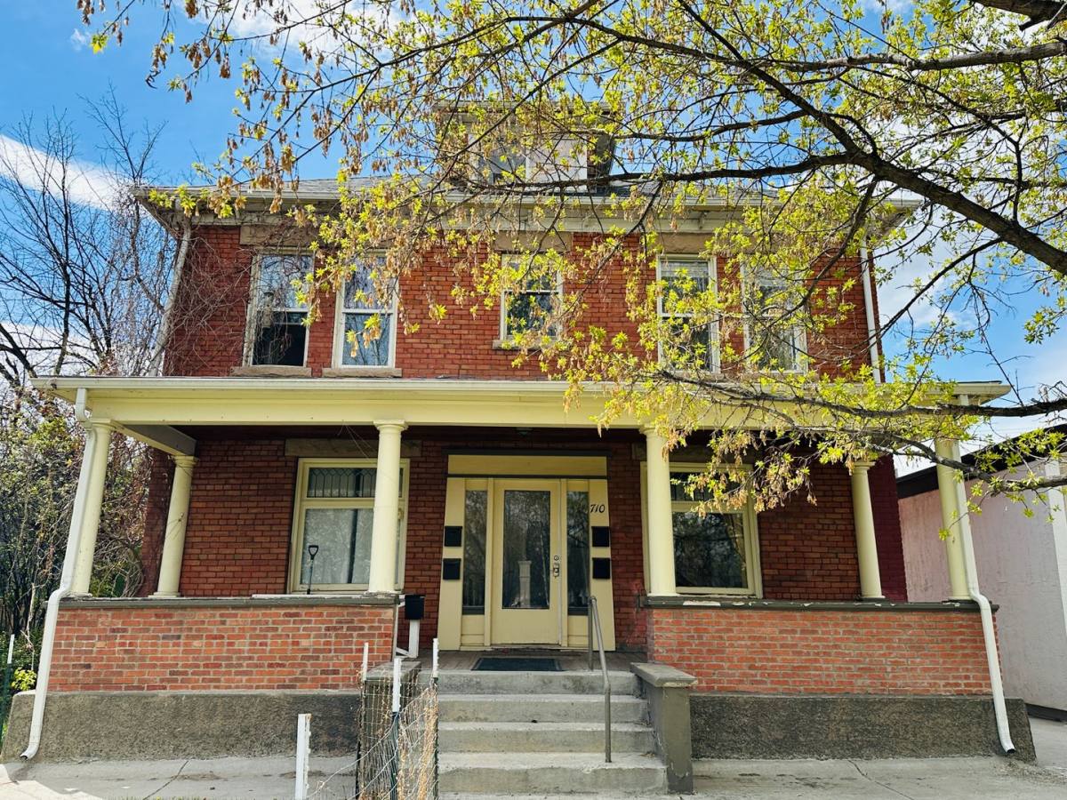 Apartment for rent at 710 N 30th St, Billings, MT 59101
