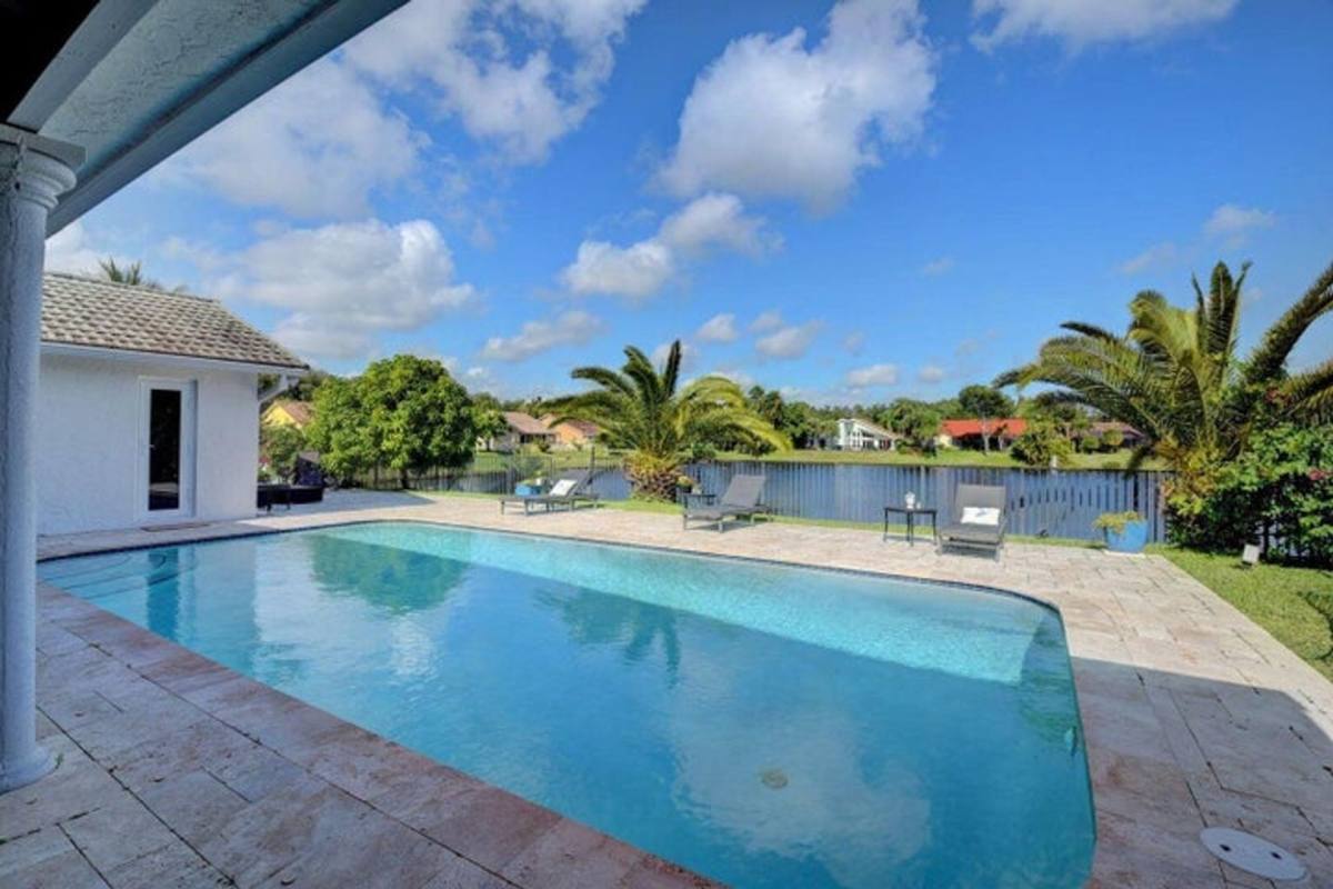 House for rent at 2621 NW 39th St, Boca Raton, FL 33434