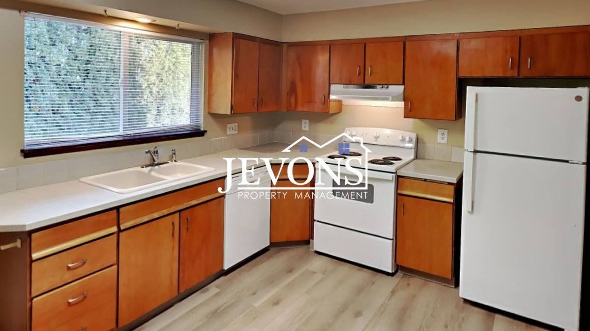 Apartment for rent at 109 & 111 N, Yakima, WA 98908