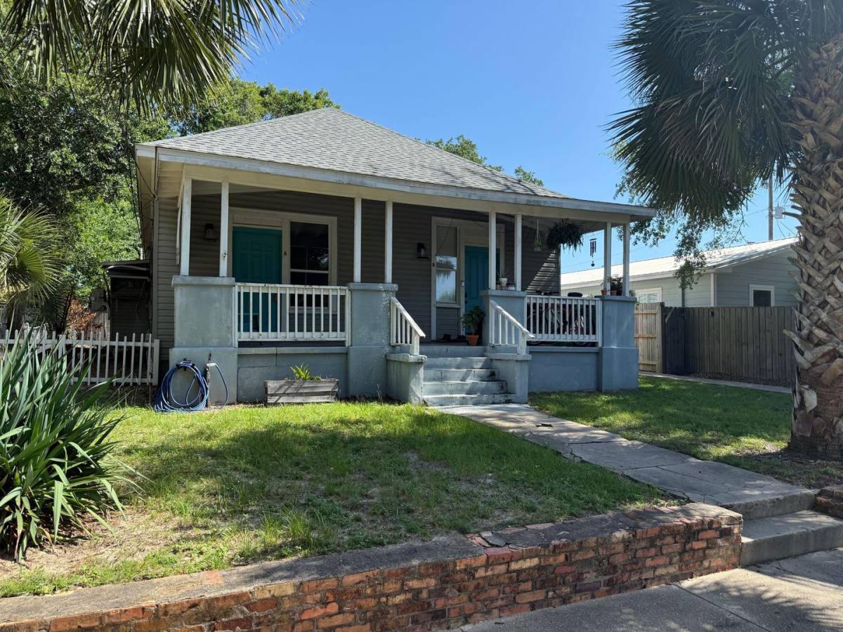 House for rent at 1006 W Chase St, Pensacola, FL 32502