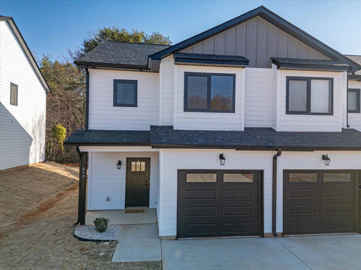 Townhouse for rent at 909 Ac Little Dr, Newton, NC 28658