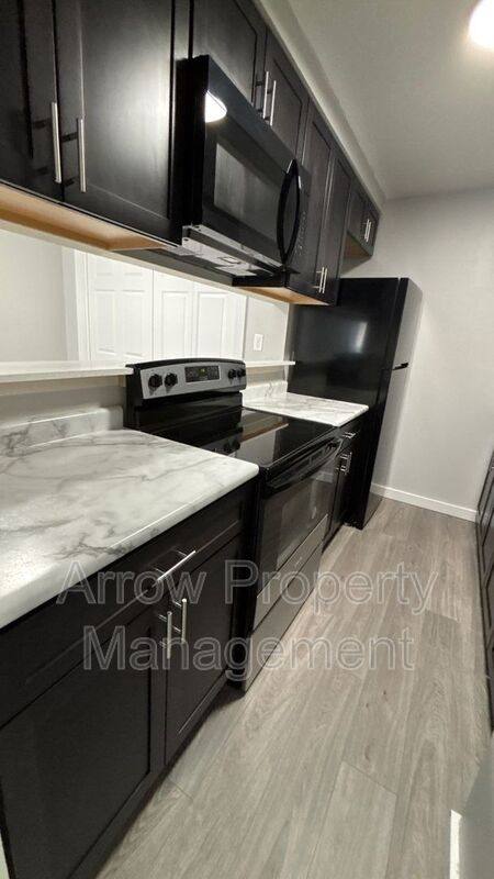 1010 N 16th St #B10, Clarinda, IA 51632