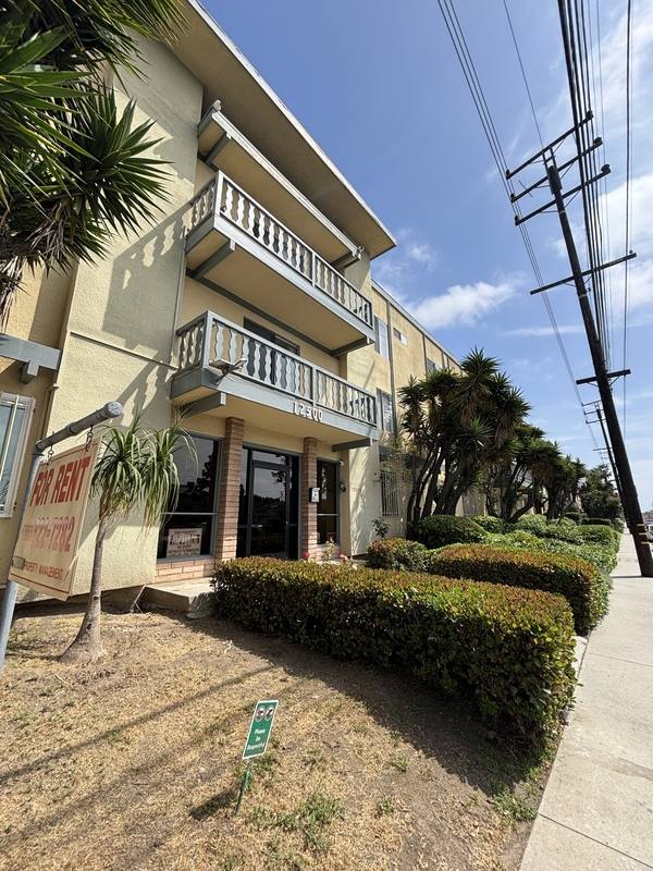 Apartment for rent at 12500 Culver Blvd, Los Angeles, CA 90066
