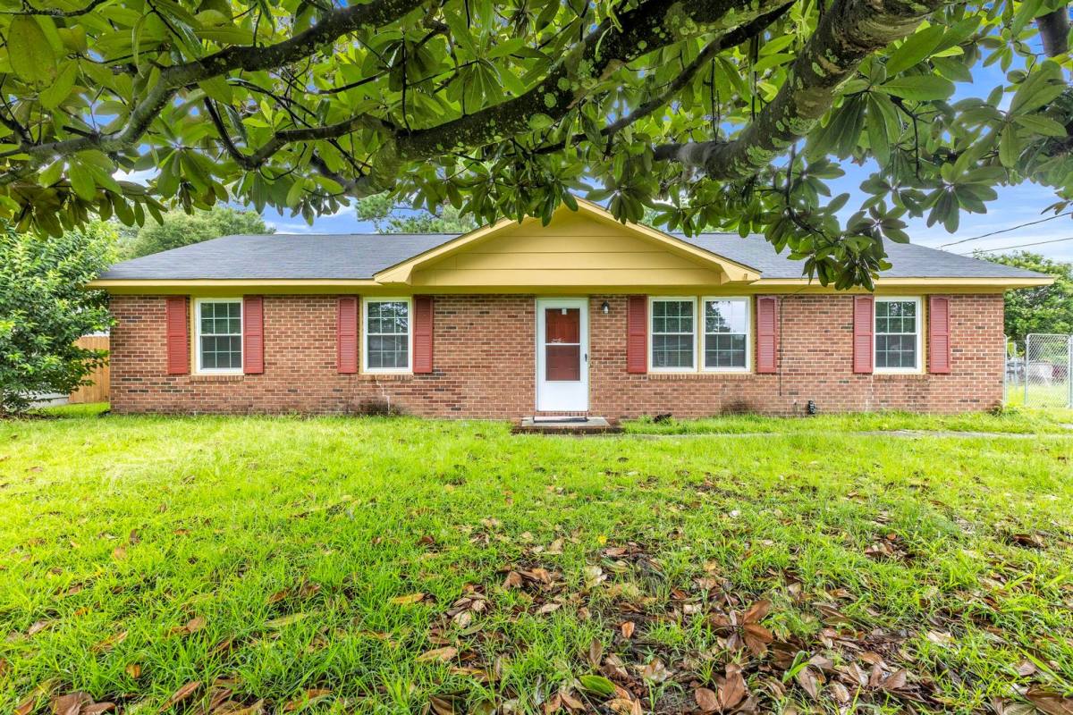 House for rent at 105 Brier Rd, Castle Hayne, NC 28429