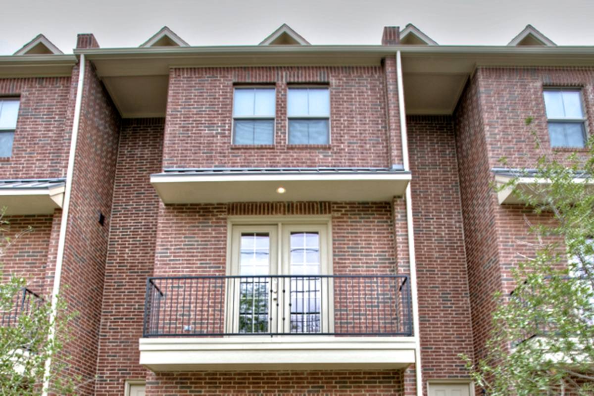 Townhouse for rent at 2816 Lubbock Ave, Fort Worth, TX 76109