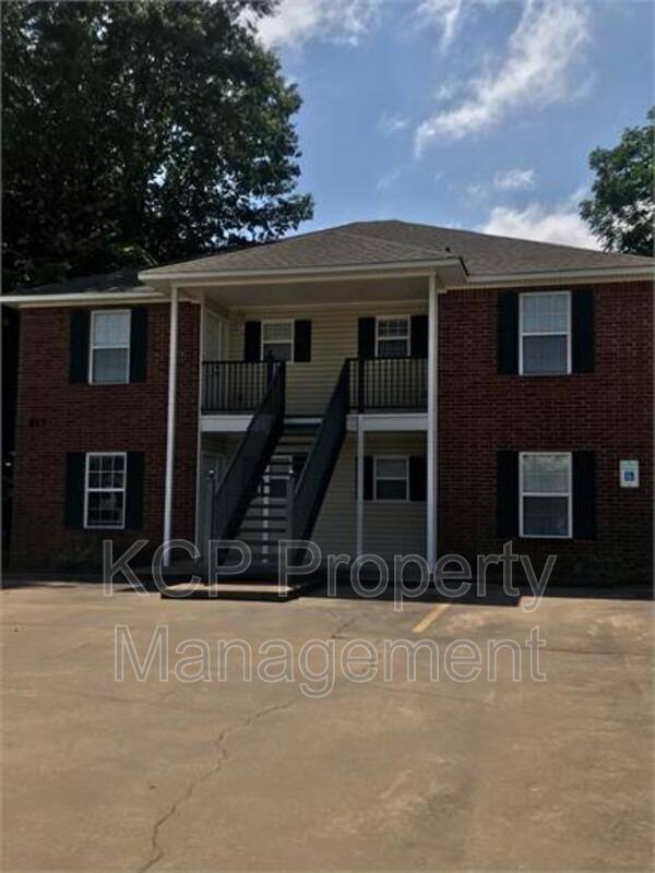 Apartment for rent at 815 N 48th St Pham - A, Fort Smith, AR 72903
