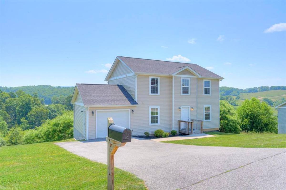 House for rent at 147 Prairie View Lane, Pembroke, VA 24136