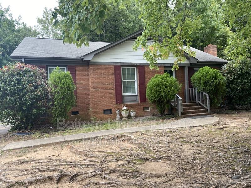 House for rent at 6611 The Plaza, Charlotte, NC 28215