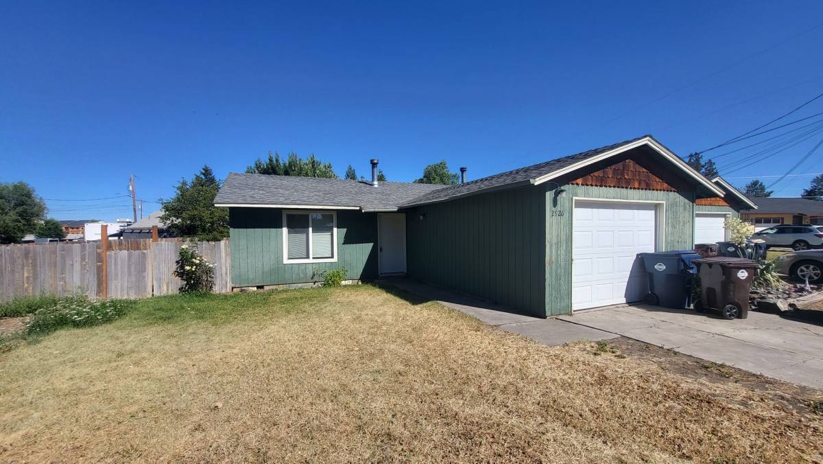 Apartment for rent at 2926-2930 SW 23rd St, Redmond, OR 97756
