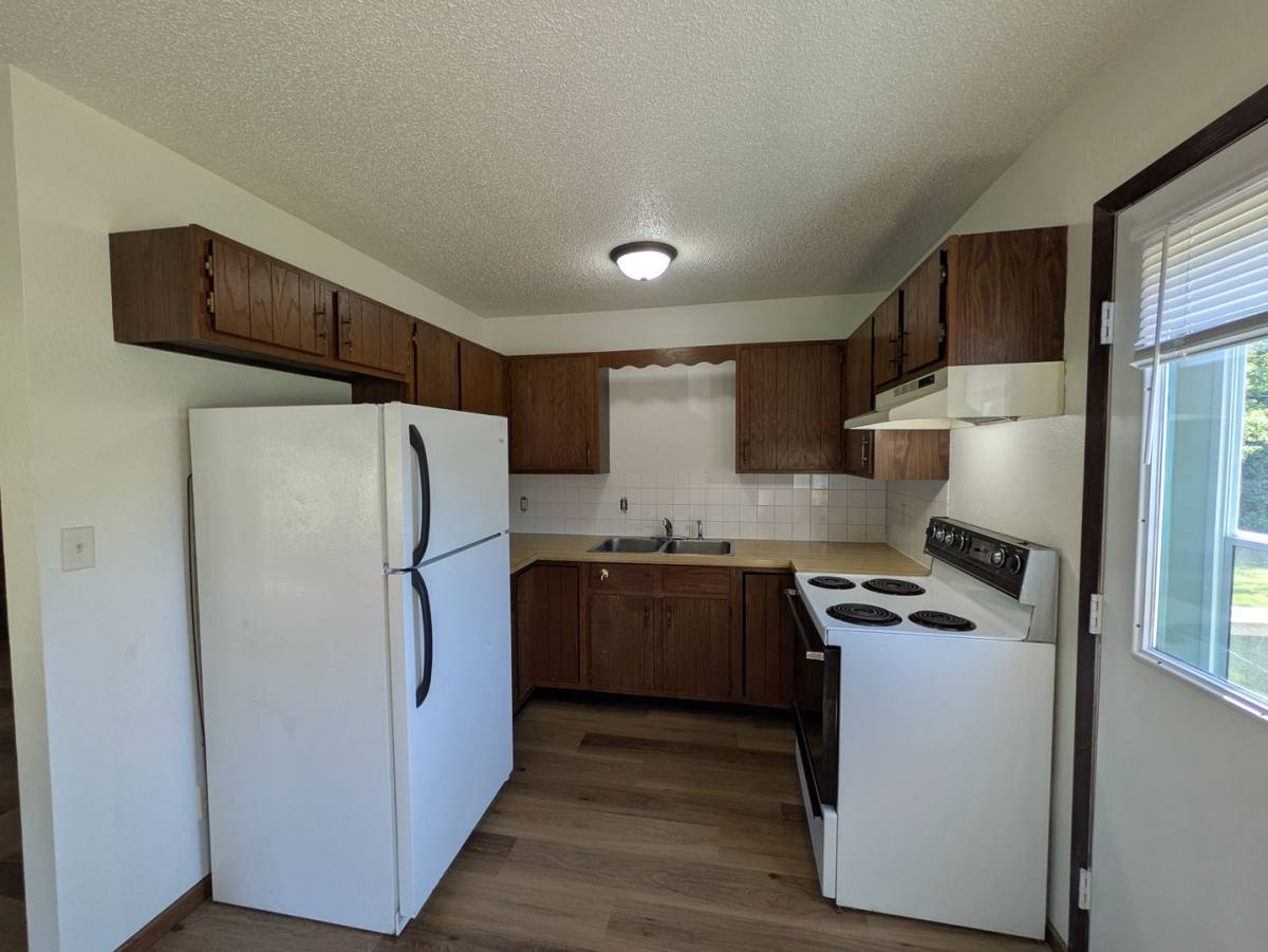 Apartment for rent at 935 937 W Madison St, Platteville, WI 53818