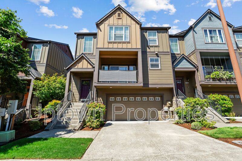 House for rent at 10855 SW Huntington Ave, Portland, OR 97223