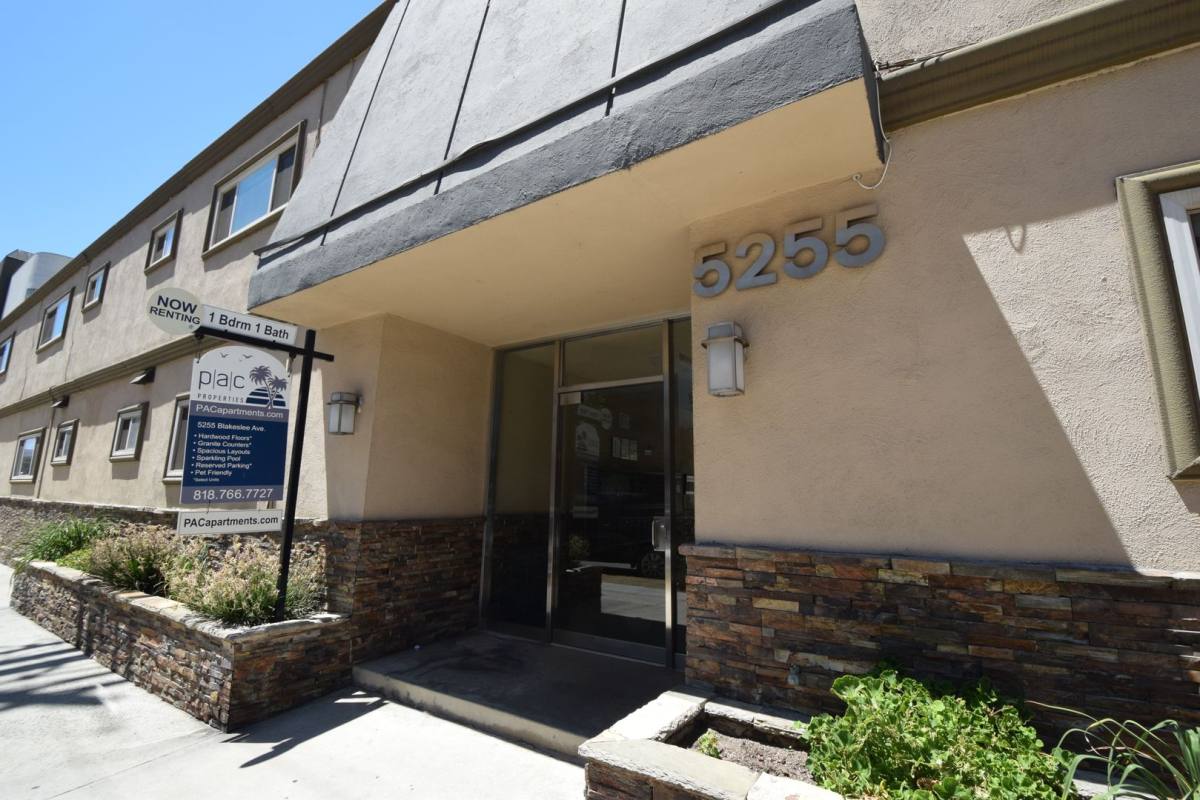 Apartment for rent at 5255 Blakeslee Ave, North Hollywood, CA 91601