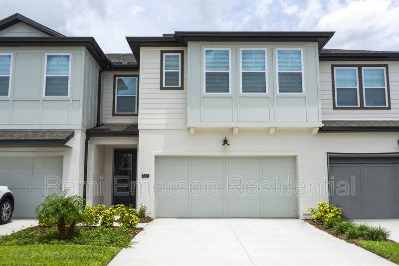 Townhouse for rent at 700 Benoi Dr, Davenport, FL 33896