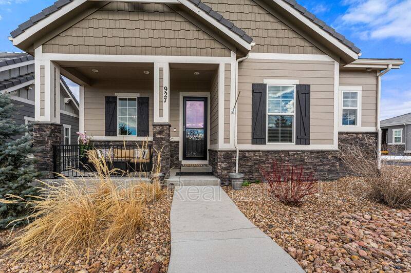 House for rent at 927 Brocade Dr, Littleton, CO 80126