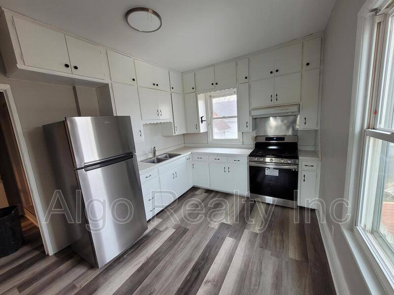 Apartment for rent at 133 Winifred St W #3, Saint Paul, MN 55107