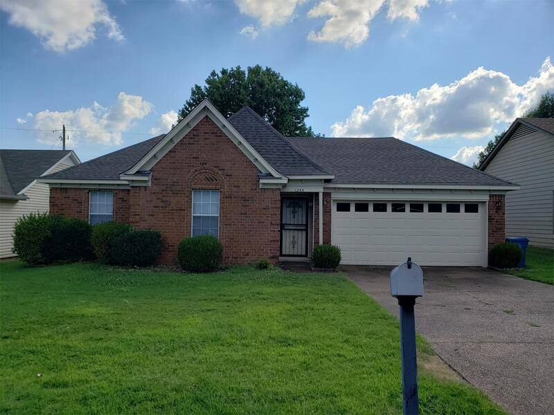 House for rent at 1255 Grange Way Dr, Cordova, TN 38018