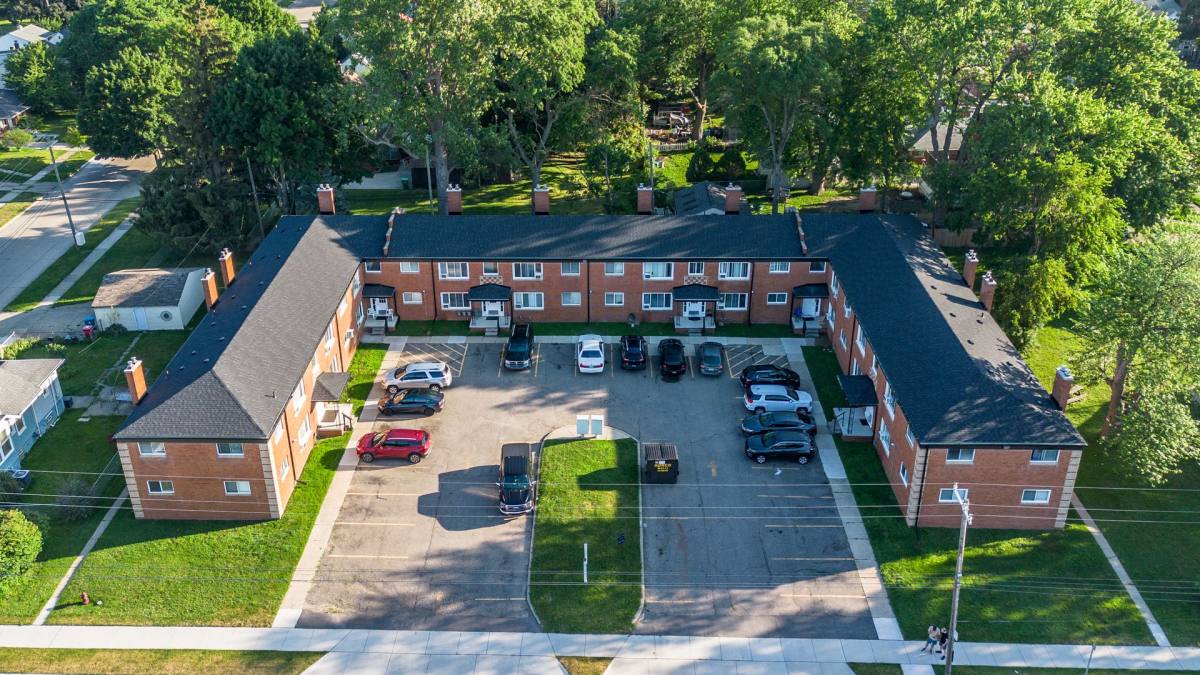 Apartment for rent at 15321-15341 E 9 Mile Rd, Eastpointe, MI 48021