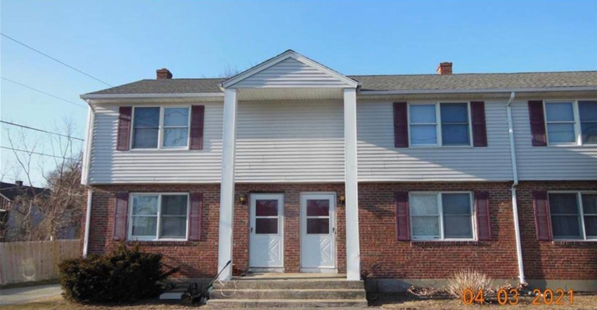 Townhouse for rent at 358 E Main St, Jewett City, CT 06351
