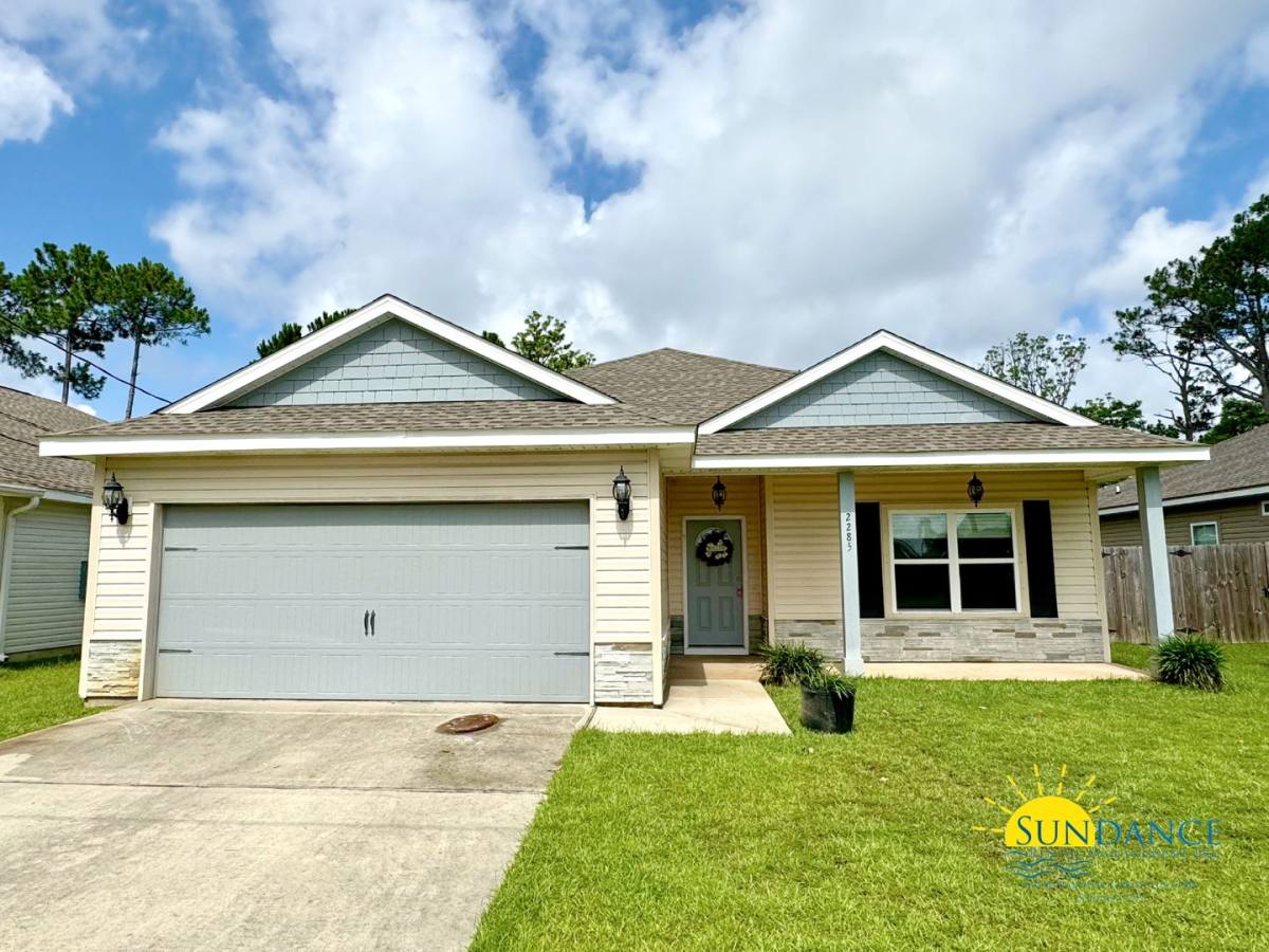 2285 Tom St, Navarre, FL 32566