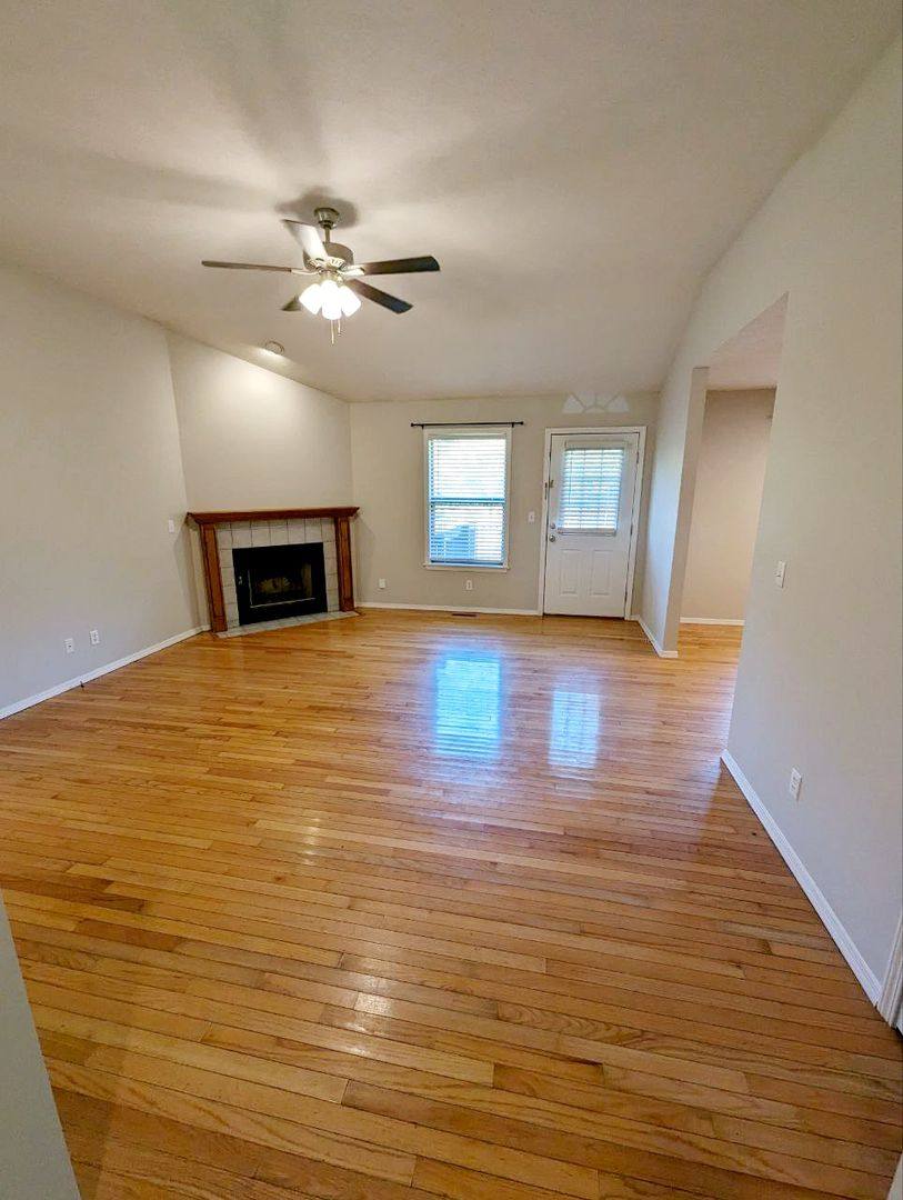 House for rent at 3439 W Cardinal Dr, Springfield, MO 65810