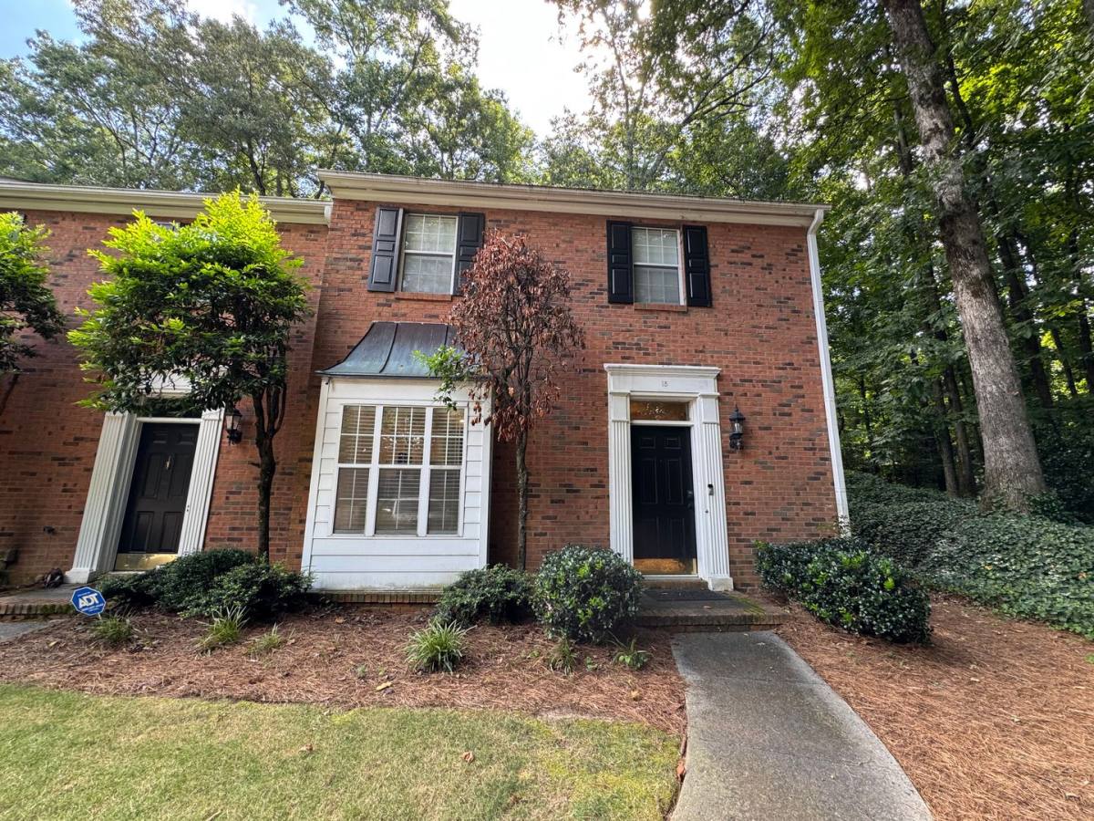 Townhouse for rent at 1160 Windsor Parkway #15, Atlanta, GA 30319