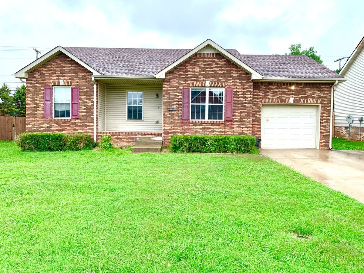 House for rent at 685 Foxfield Dr, Clarksville, TN 37042