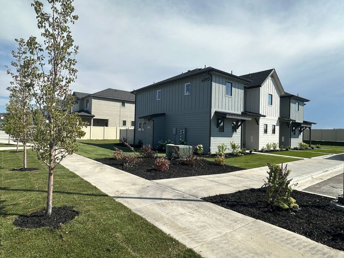 Apartment for rent at 4095 S Lone Pine Way, Meridian, ID 83642