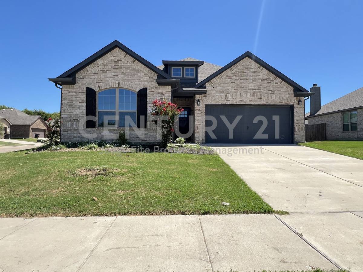 House for rent at 701 Dripping Springs Dr, Cleburne, TX 76033