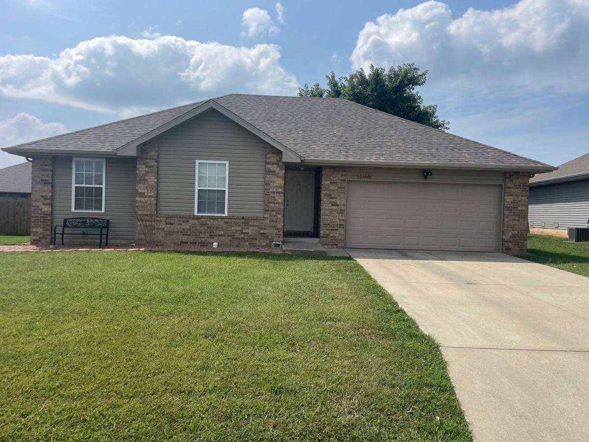 House for rent at 5568 W Longleaf Dr, Springfield, MO 65802