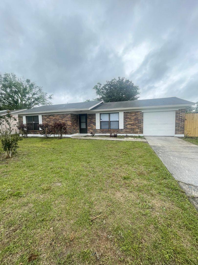 House for rent at 7976 Shircliff Dr, Jacksonville, FL 32210