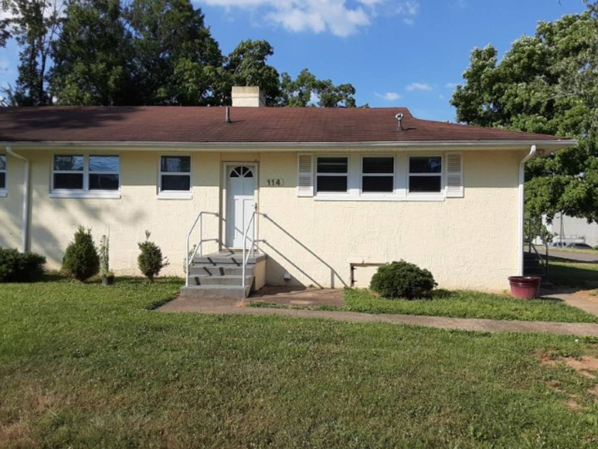 House for rent at 114 Manhattan Ave, Oak Ridge, TN 37830