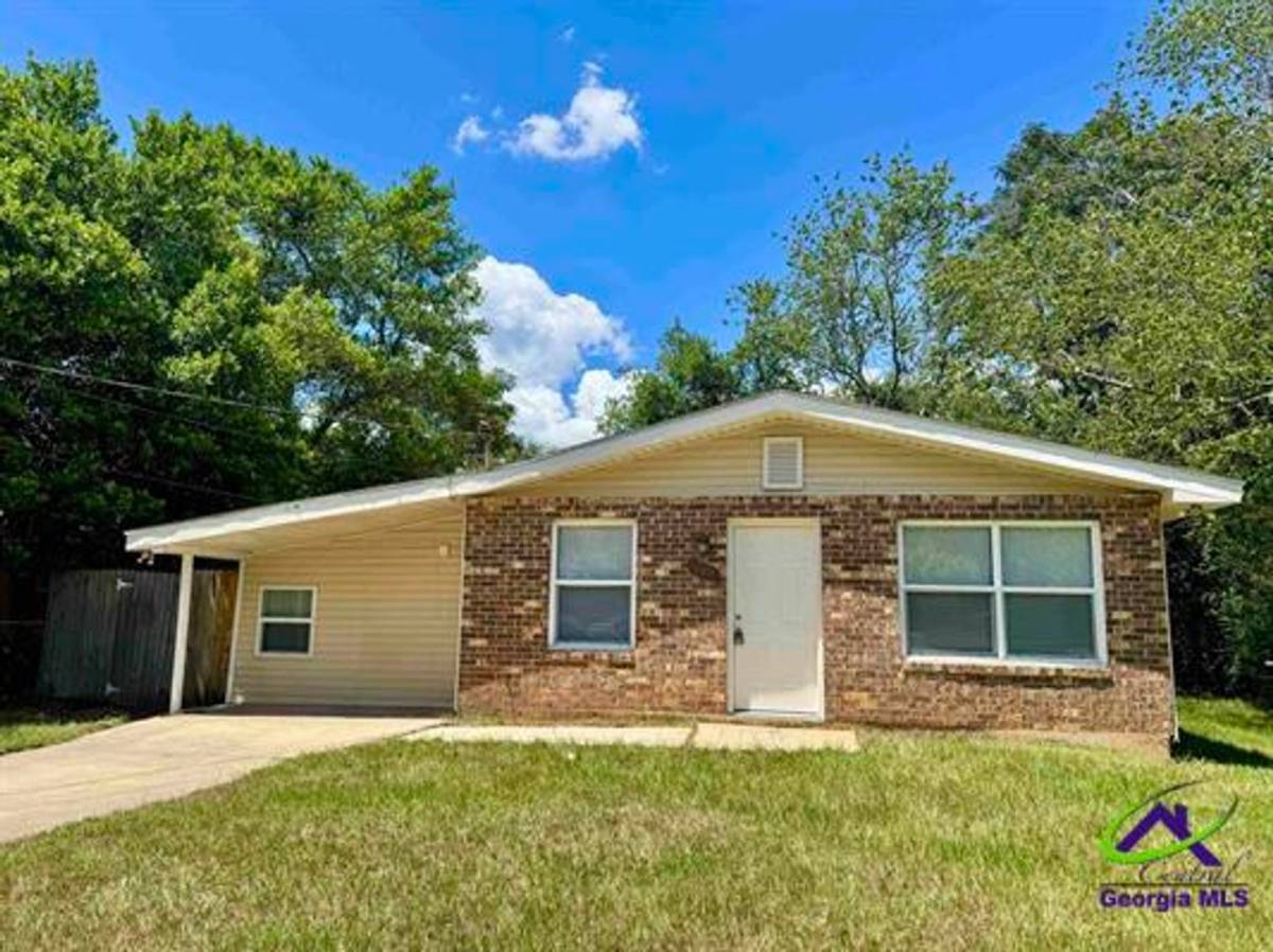 House for rent at 102 Varee Dr, Warner Robins, GA 31093
