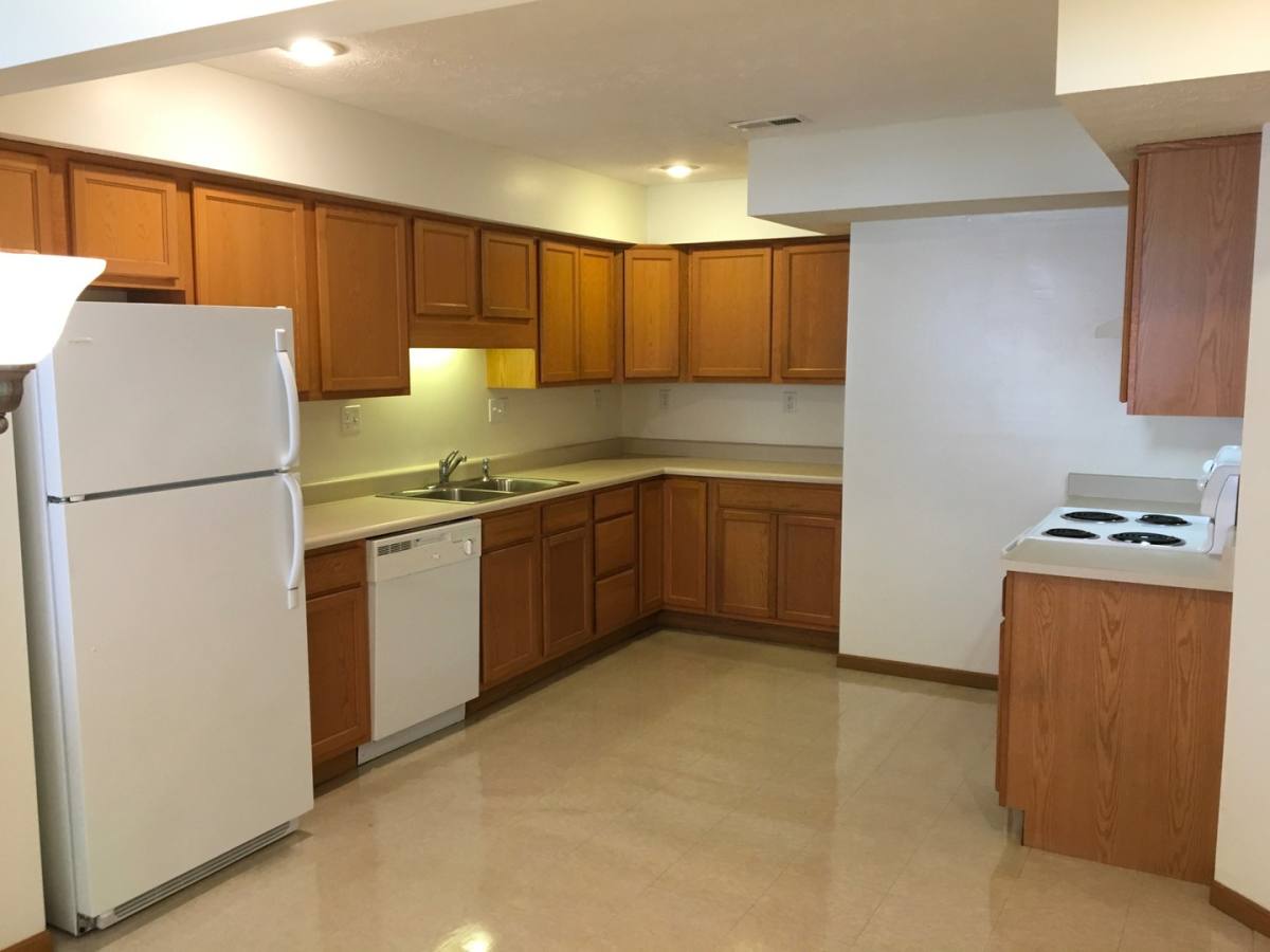 Apartment for rent at 2369 Meadowpoint Dr, Troy, OH 45373