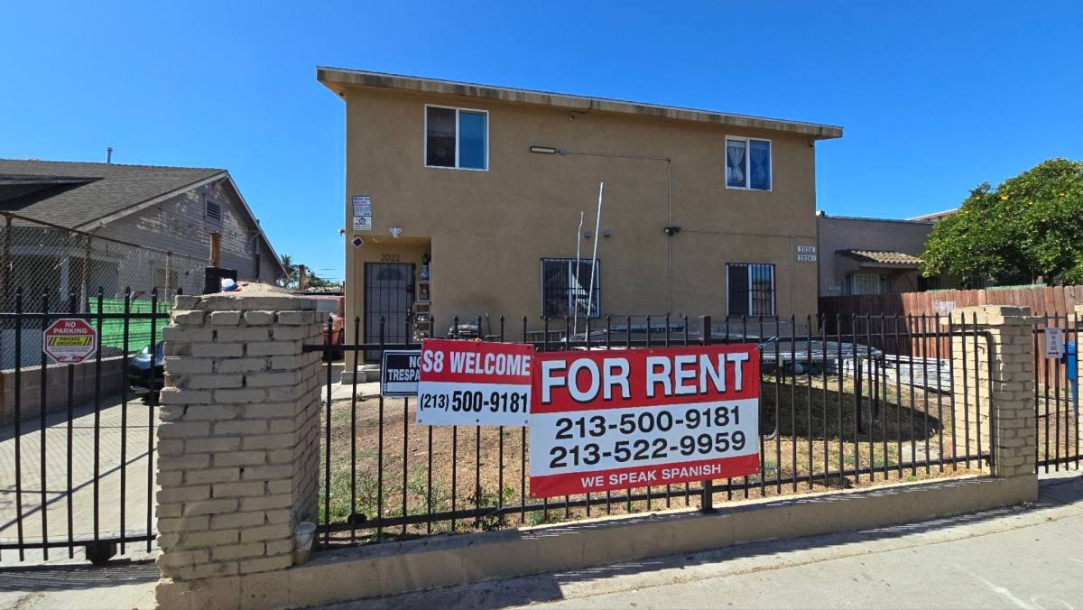 Apartment for rent at 2022 E 74th St, Los Angeles, CA 90001