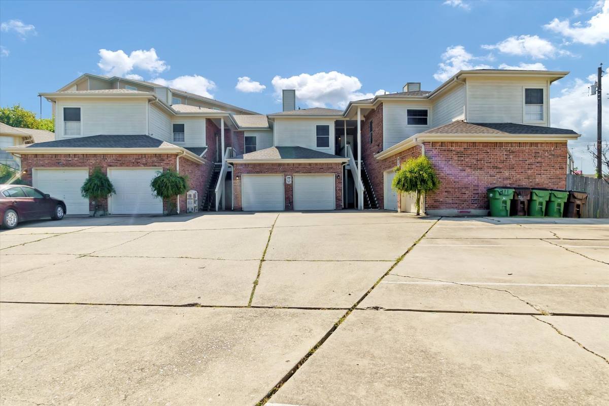 House for rent at 305 Rawhide Loop, Round Rock, TX 78681
