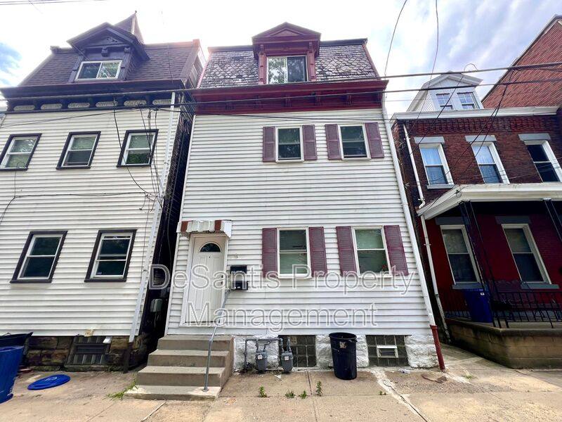 House for rent at 1509 Hatteras St, Pittsburgh, PA 15212
