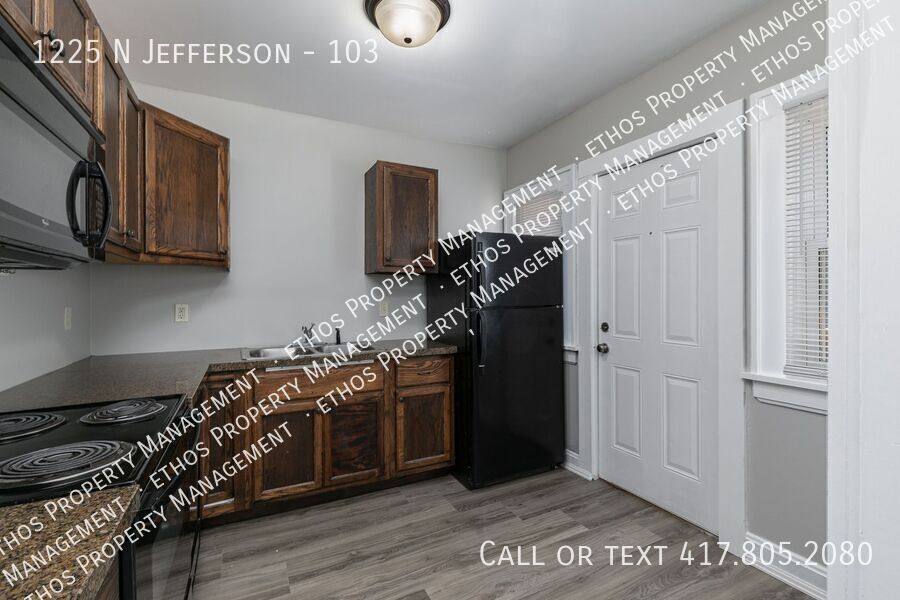 Apartment for rent at 1225 N Jefferson, Springfield, MO 65802