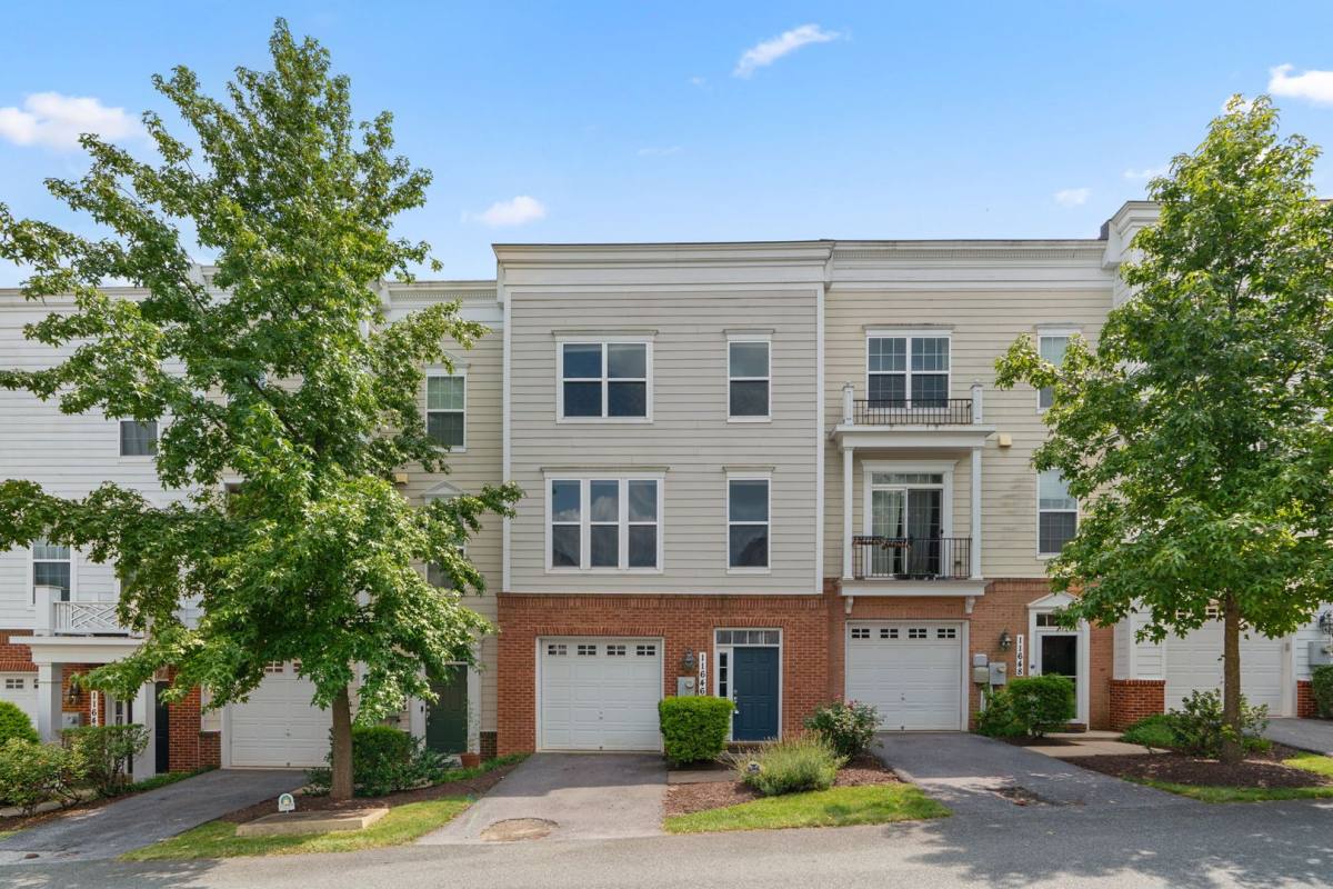 Townhouse for rent at 11646 Leesborough Circle, Silver Spring, MD 20902