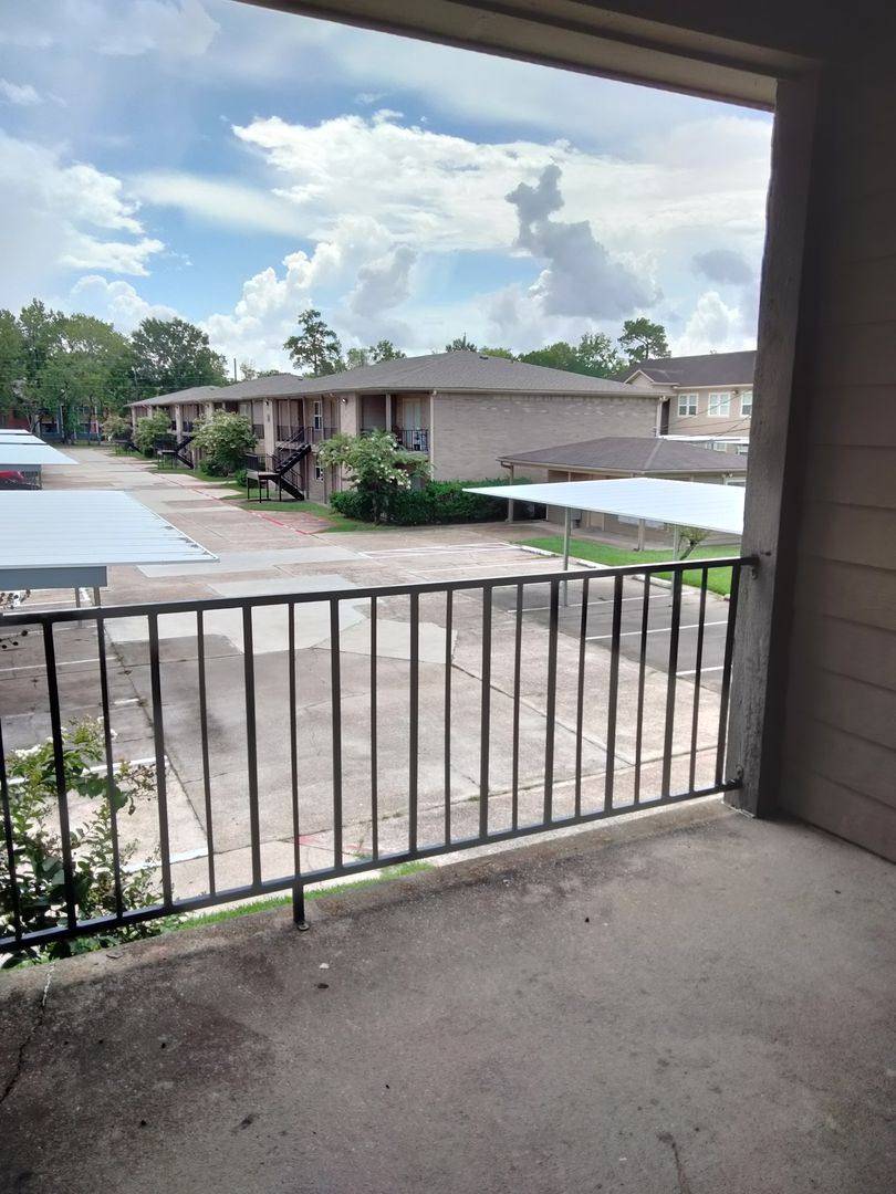 Apartment for rent at 4025 Crow Rd, Beaumont, TX 77706