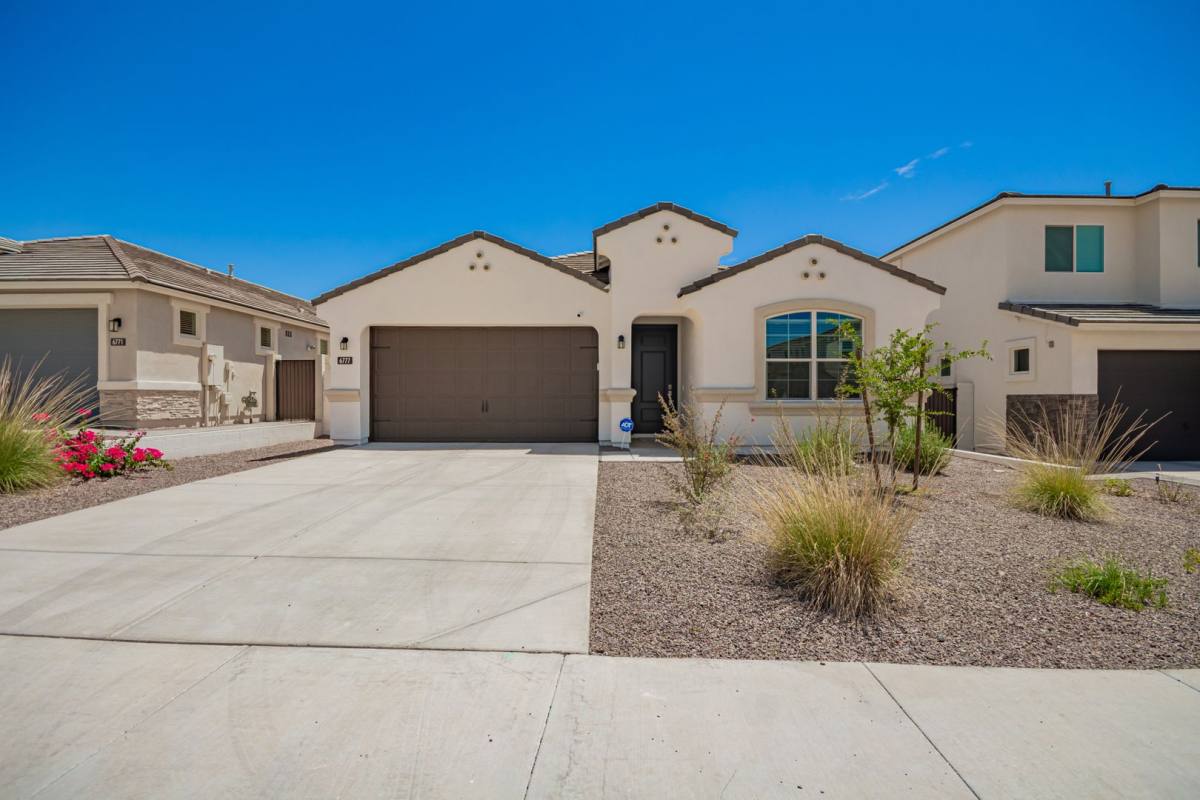 House for rent at 6777 W Molly Lane, Peoria, AZ 85383