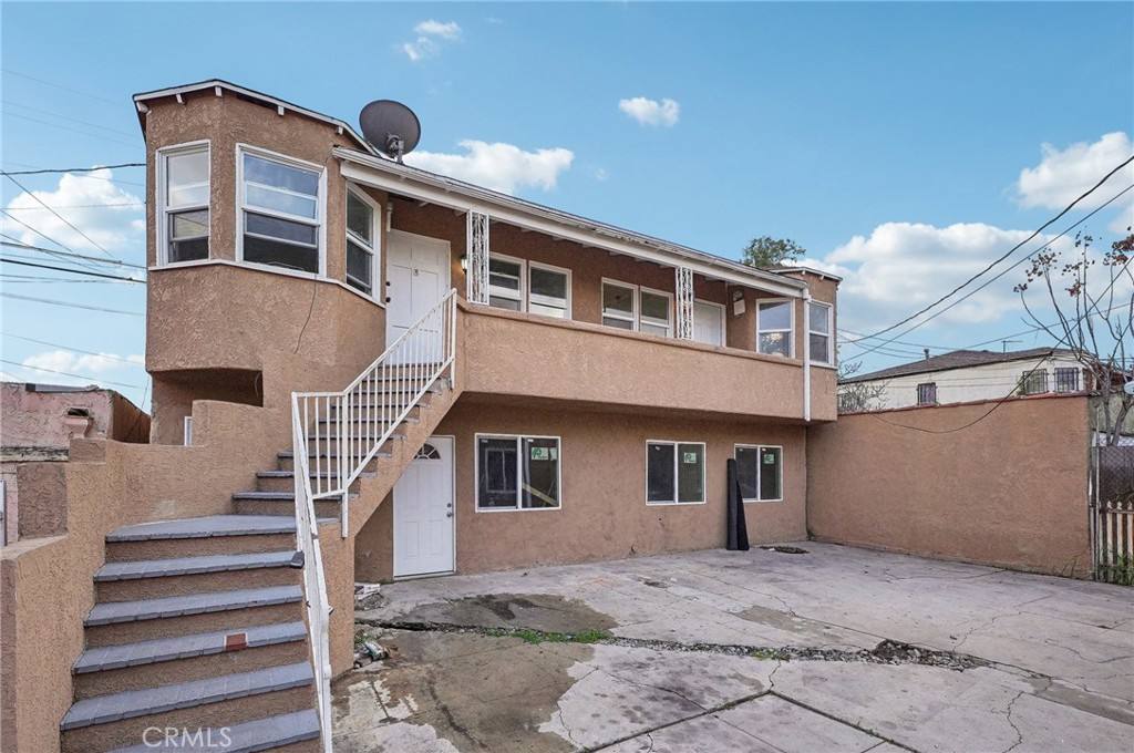 Apartment for rent at 122 W 110th St, Los Angeles, CA 90061