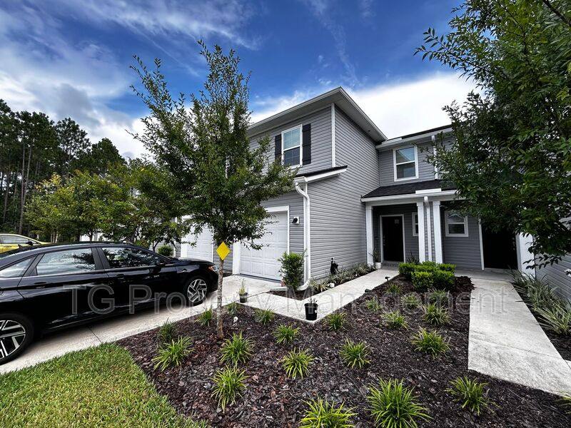 House for rent at 11939 Calvesta St, Jacksonville, FL 32256