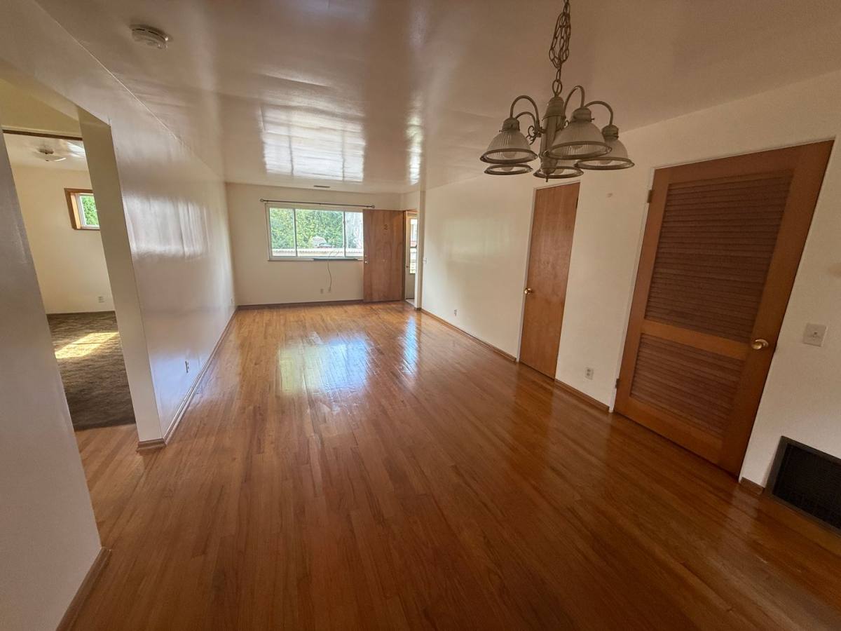 Apartment for rent at 1610 Oakmont St NW, Canton, OH 44709