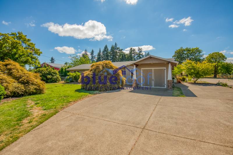 House for rent at 27827 SW Grahams Ferry Rd, Sherwood, OR 97140