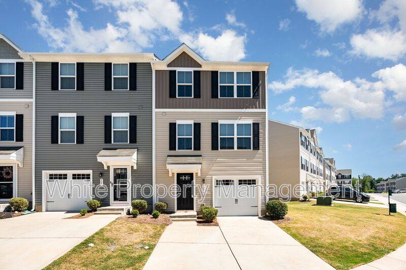Townhouse for rent at 929 Taybyn Rd, Fort Mill, SC 29715