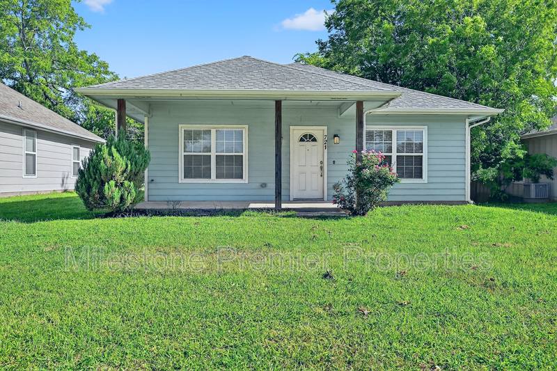 House for rent at 721 W Morton St, Denison, TX 75020