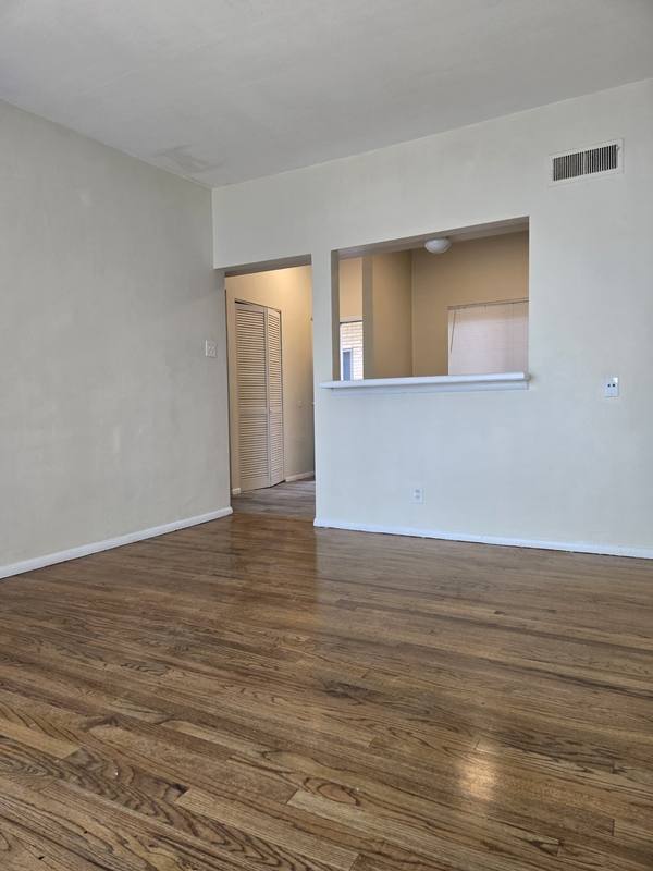 Apartment for rent at 4300 Fairview Ave #C, Saint Louis, MO 63116